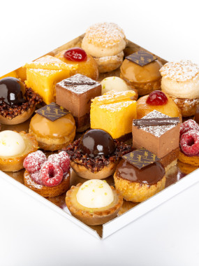 Plateaux de 20 fours sucrés